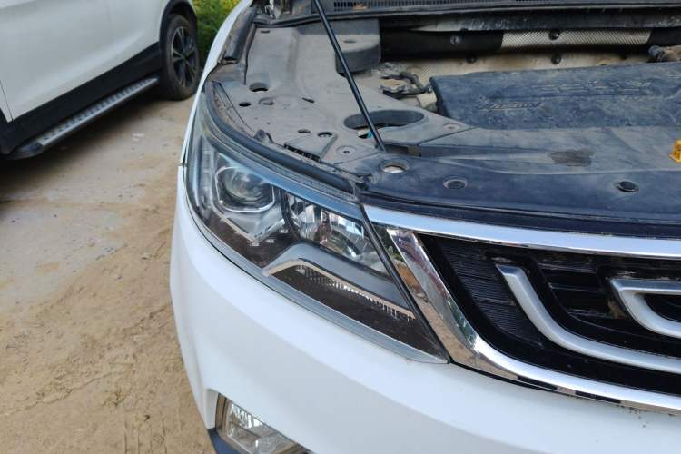 Used Geely Auto Vision X6 2016 1.3T CVT Flagship Model Right Front Headlight