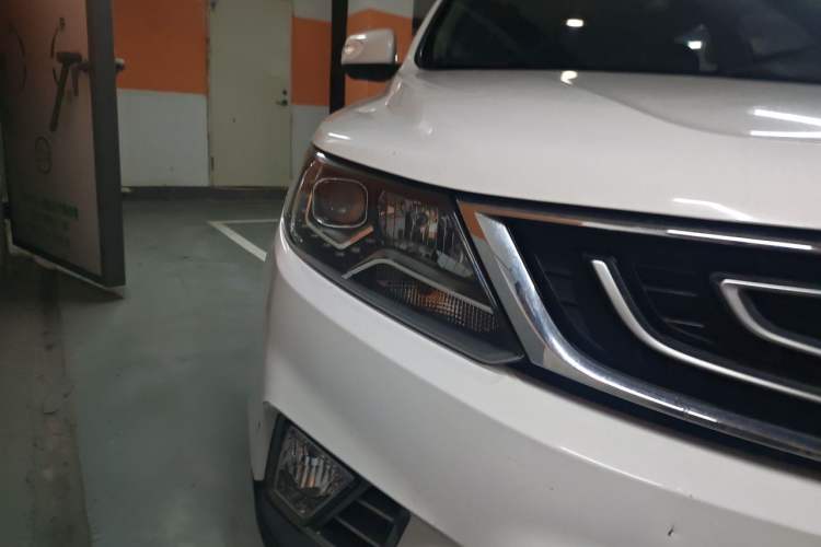 Used Geely Auto Vision X6 2016 1.3T CVT Flagship Model Right Front Headlight
