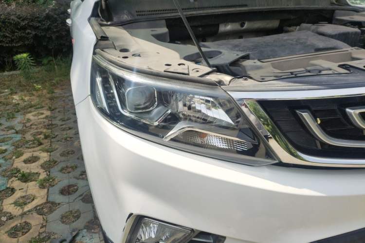 Used Geely Auto Vision X6 2016 1.3T CVT Luxury Model Right Front Headlight