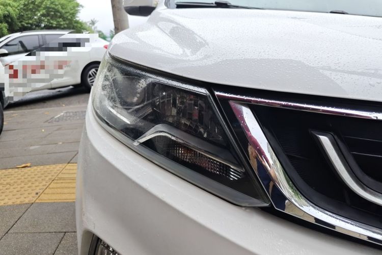 Used Geely Auto Vision X6 2016 1.3T CVT Flagship Model Right Front Headlight
