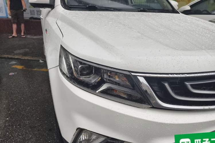 Used Geely Auto Vision X6 2016 1.3T CVT Flagship Model Right Front Headlight