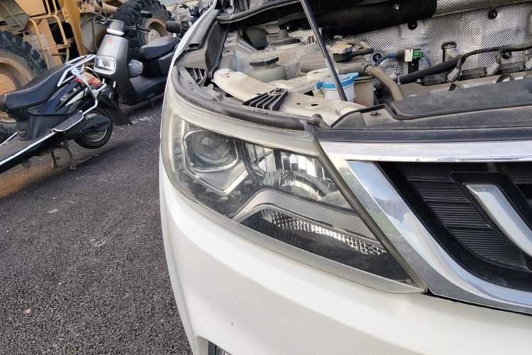 Used Geely Auto Vision X6 2016 1.8L Manual Luxury Model Right Front Headlight