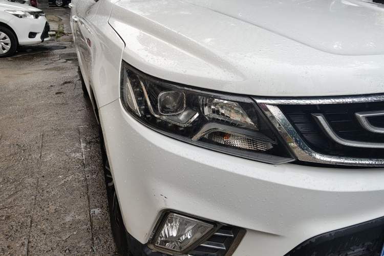 Used Geely Auto Vision X6 2016 1.3T CVT Flagship Model Right Front Headlight