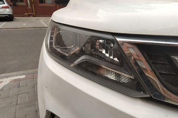 Used Geely Auto Vision X6 2016 1.8L Manual Luxury Model Right Front Headlight