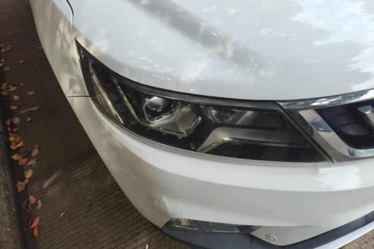 Used Geely Auto Vision X6 2016 1.3T CVT Flagship Model Right Front Headlight
