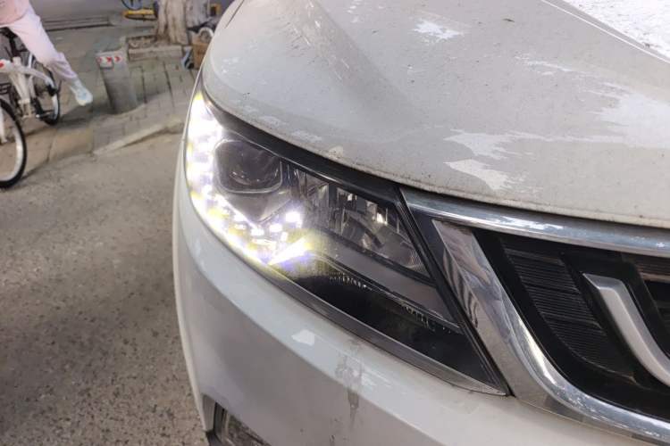 Used Geely Auto Vision X6 2016 1.3T CVT Luxury Model Right Front Headlight
