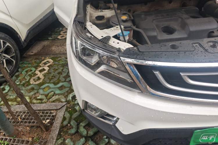 Used Geely Auto Vision X6 2016 1.8L Manual Luxury Model Right Front Headlight