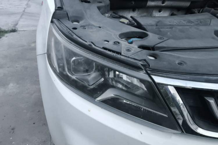 Used Geely Auto Vision X6 2016 1.3T CVT Flagship Model Right Front Headlight