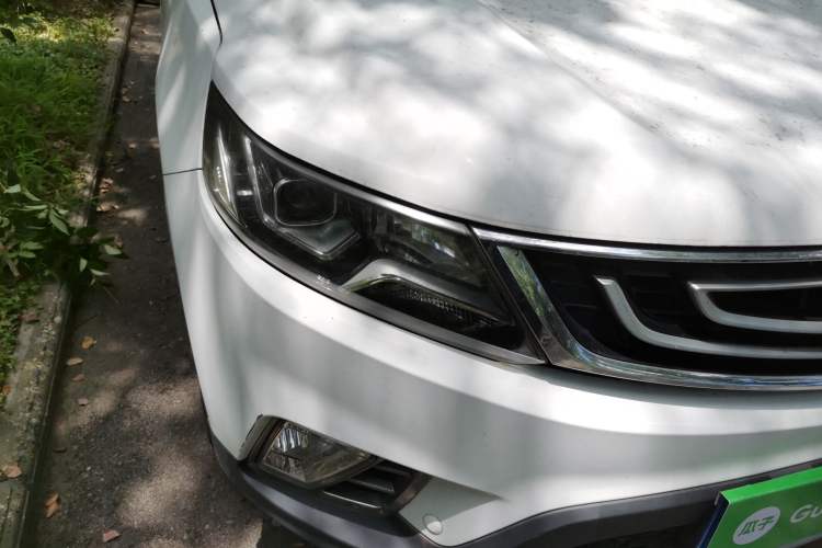 Used Geely Auto Vision X6 2016 1.8L Manual Luxury Model Right Front Headlight