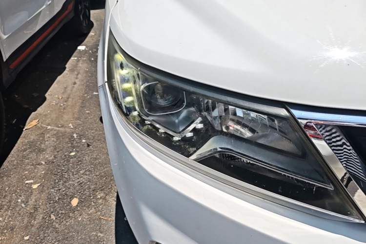 Used Geely Auto Vision X6 2016 1.3T CVT Luxury Model Right Front Headlight