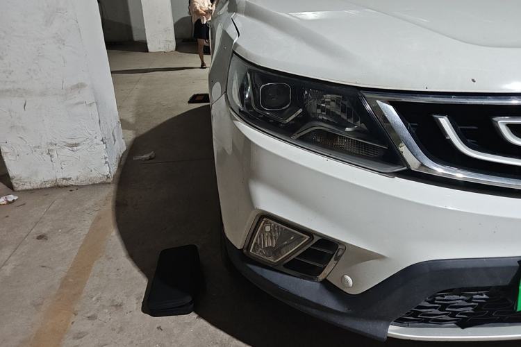 Used Geely Auto Vision X6 2016 1.8L Manual Luxury Model Right Front Headlight