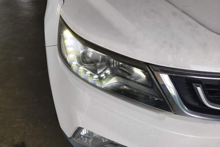 Used Geely Auto Vision X6 2016 1.3T CVT Luxury Model Right Front Headlight