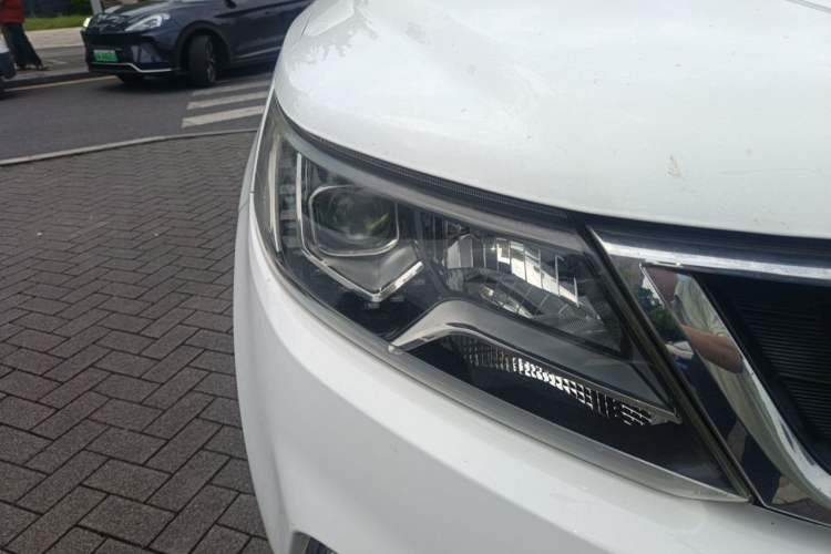 Used Geely Auto Vision X6 2016 1.3T CVT Flagship Model Right Front Headlight