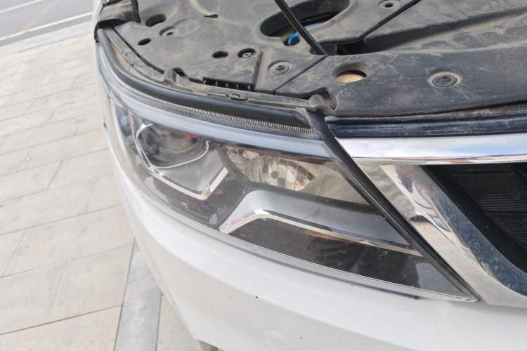 Used Geely Auto Vision X6 2016 1.3T CVT Flagship Model Right Front Headlight