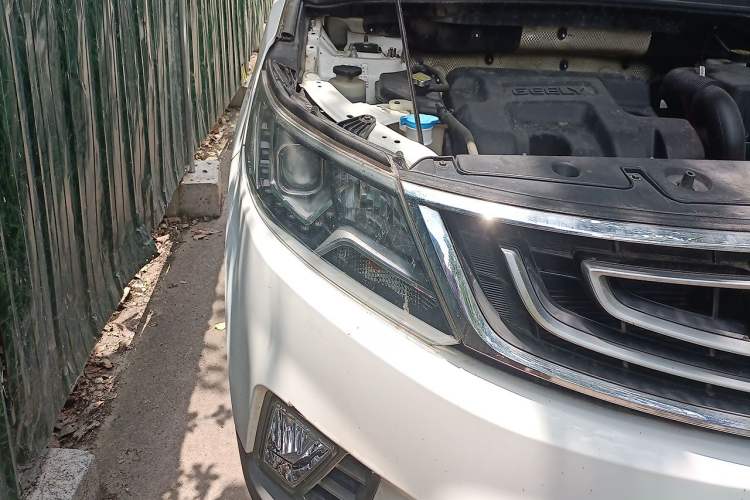 Used Geely Auto Vision X6 2016 1.8L Manual Luxury Model Right Front Headlight