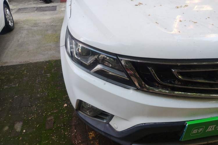 Used Geely Auto Vision X6 2016 1.8L Manual Luxury Model Right Front Headlight