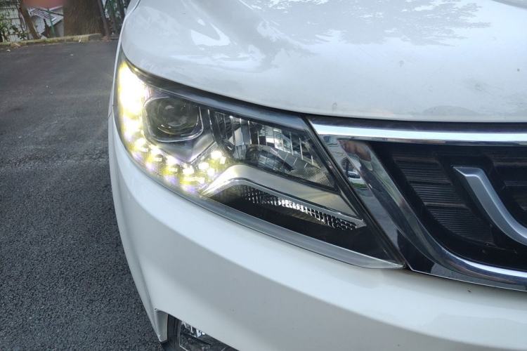 Used Geely Auto Vision X6 2016 1.8L Manual Luxury Model Right Front Headlight