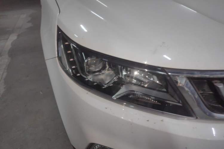 Used Geely Auto Vision X6 2016 1.3T CVT Flagship Model Right Front Headlight