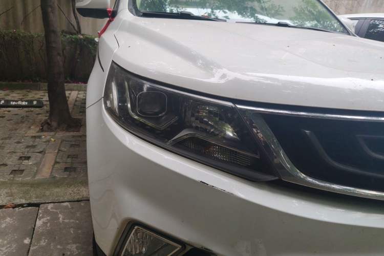 Used Geely Auto Vision X6 2016 1.8L Manual Luxury Model Right Front Headlight