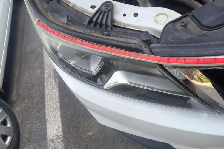 Used Geely Auto Vision X6 2016 1.8L Manual Luxury Model Right Front Headlight