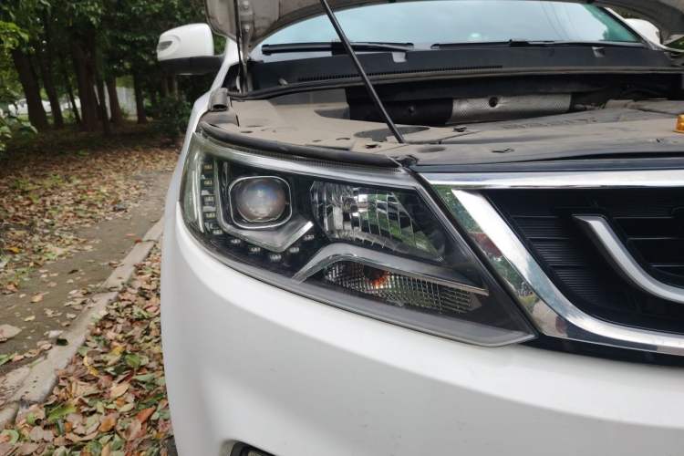 Used Geely Auto Vision X6 2016 1.3T CVT Flagship Model Right Front Headlight