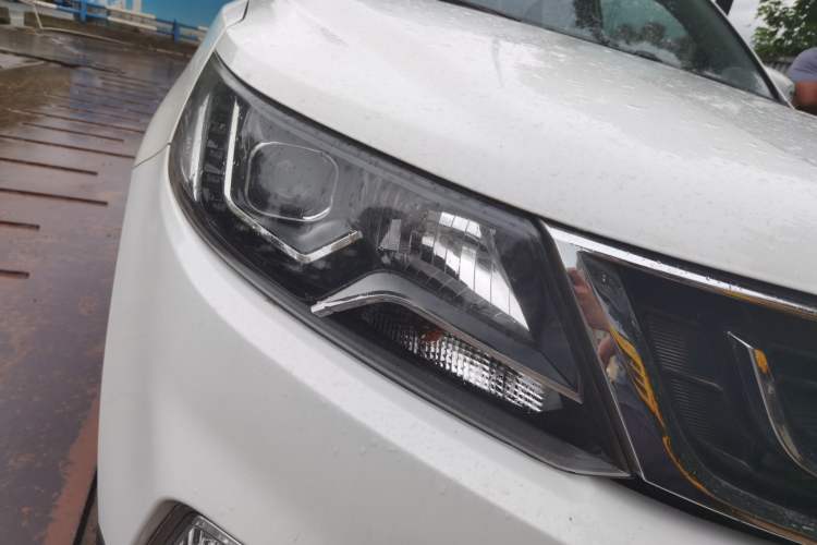 Used Geely Auto Vision X6 2016 1.3T CVT Flagship Model Right Front Headlight