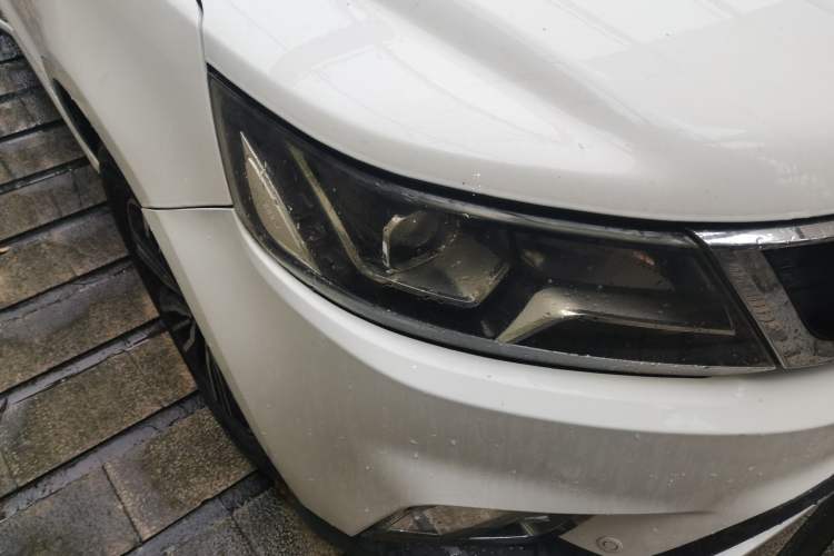 Used Geely Auto Vision X6 2016 1.3T CVT Flagship Model Right Front Headlight