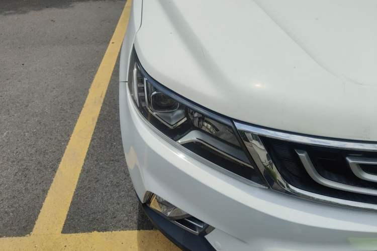 Used Geely Auto Vision X6 2016 1.8L Manual Luxury Model Right Front Headlight