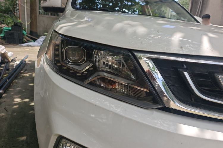 Used Geely Auto Vision X6 2016 1.3T CVT Flagship Model Right Front Headlight