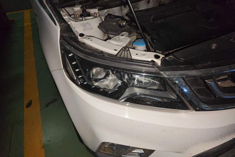 Used Geely Auto Vision X6 2016 1.3T CVT Flagship Model Right Front Headlight
