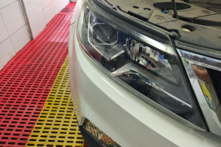 Used Geely Auto Vision X6 2016 1.3T CVT Luxury Model Right Front Headlight