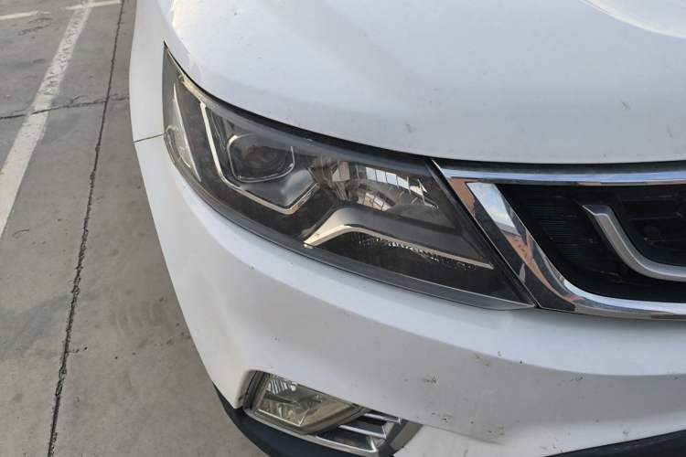 Used Geely Auto Vision X6 2016 1.3T CVT Flagship Model Right Front Headlight