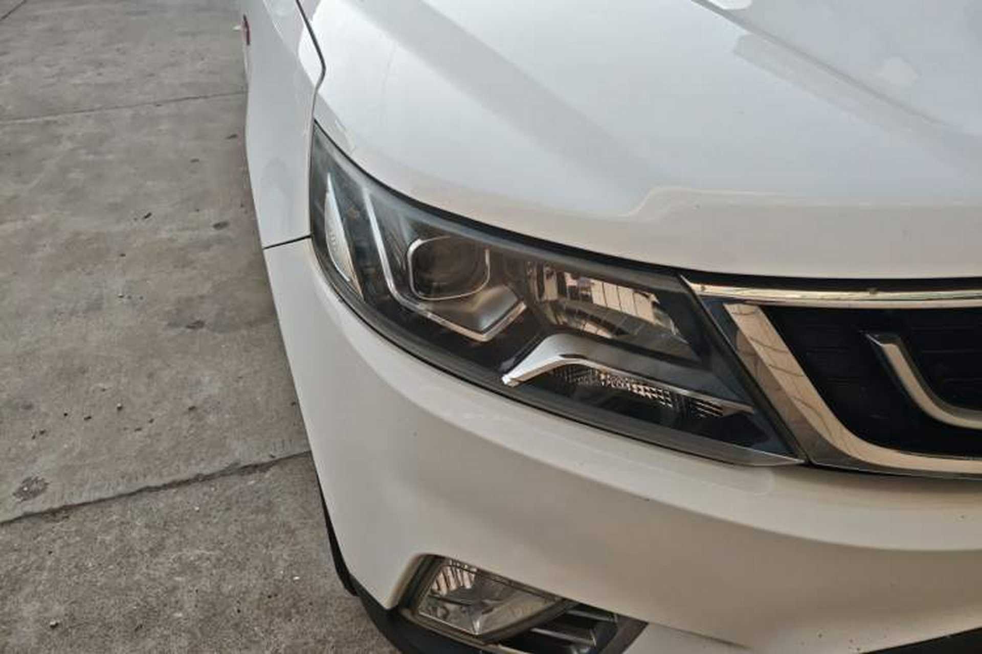 Used Geely Auto Vision X6 2016 1.3T CVT Flagship Model Right Front Headlight