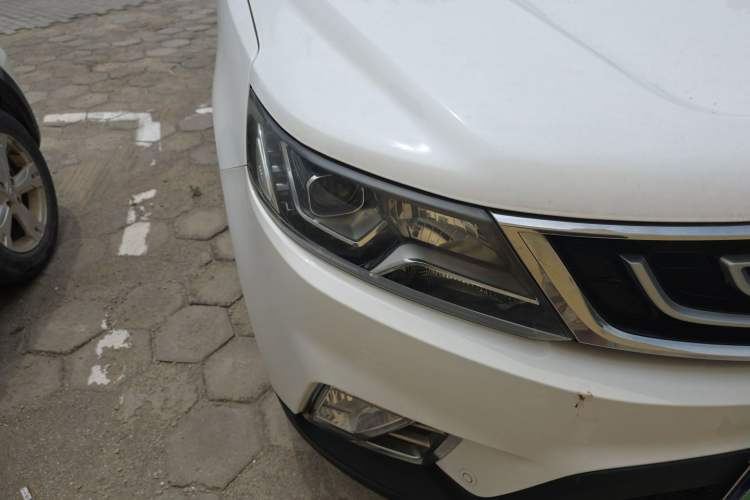 Used Geely Auto Vision X6 2016 1.8L Manual Luxury Model Right Front Headlight