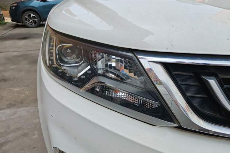 Used Geely Auto Vision X6 2016 1.8L Manual Luxury Model Right Front Headlight