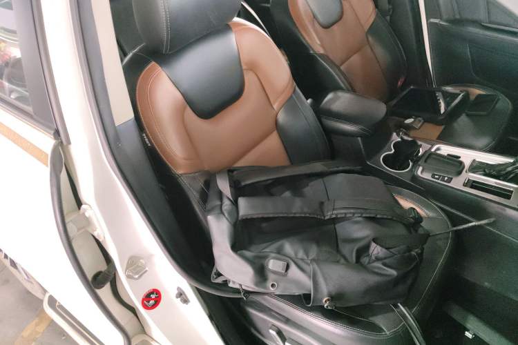 Used Geely Auto Vision X6 2016 1.3T CVT Flagship Model Right Front Seat