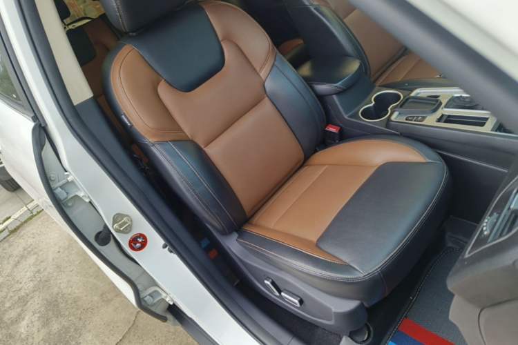 Used Geely Auto Vision X6 2016 1.3T CVT Flagship Model Right Front Seat