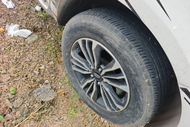 Used Geely Auto Vision X6 2016 1.8L Manual Luxury Model Right Front Wheel Hub
