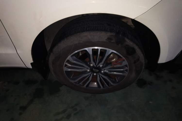 Used Geely Auto Vision X6 2016 1.3T CVT Flagship Model Right Front Wheel Hub
