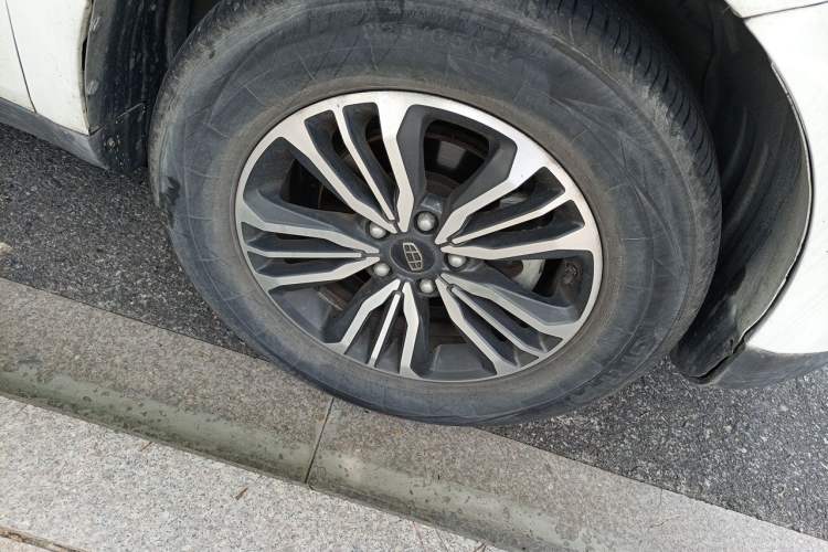 Used Geely Auto Vision X6 2016 1.3T CVT Flagship Model Right Front Wheel Hub