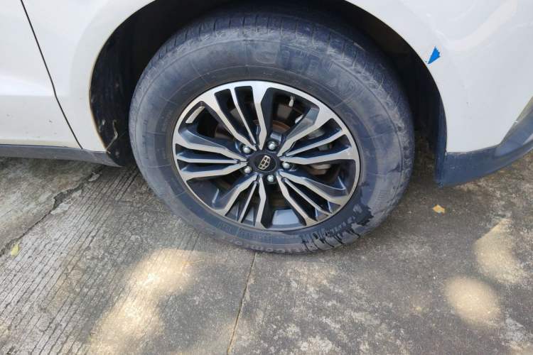 Used Geely Auto Vision X6 2016 1.3T CVT Flagship Model Right Front Wheel Hub