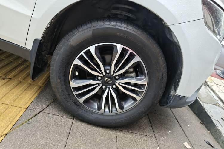 Used Geely Auto Vision X6 2016 1.3T CVT Flagship Model Right Front Wheel Hub
