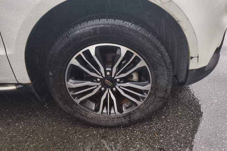 Used Geely Auto Vision X6 2016 1.3T CVT Flagship Model Right Front Wheel Hub