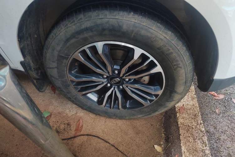 Used Geely Auto Vision X6 2016 1.3T CVT Flagship Model Right Front Wheel Hub