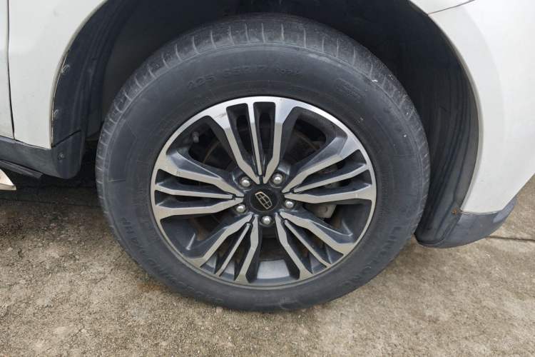 Used Geely Auto Vision X6 2016 1.3T CVT Flagship Model Right Front Wheel Hub