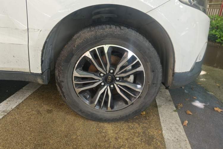 Used Geely Auto Vision X6 2016 1.3T CVT Flagship Model Right Front Wheel Hub