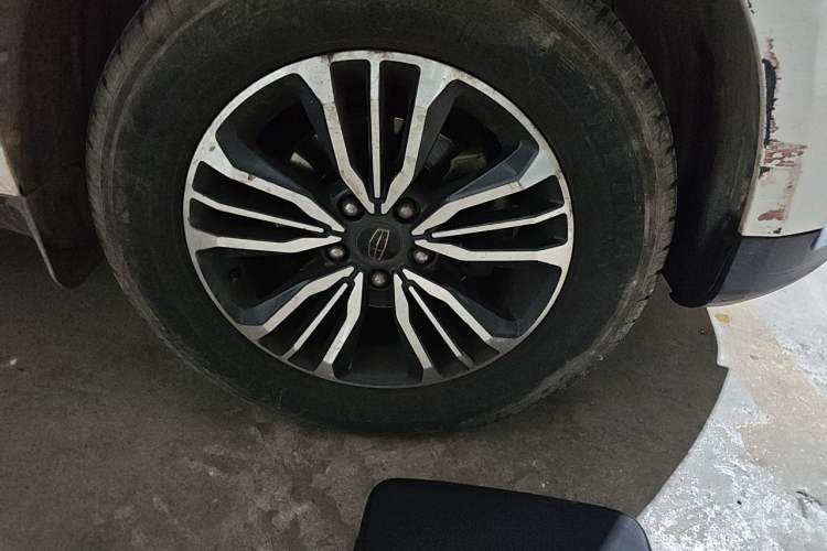 Used Geely Auto Vision X6 2016 1.8L Manual Luxury Model Right Front Wheel Hub