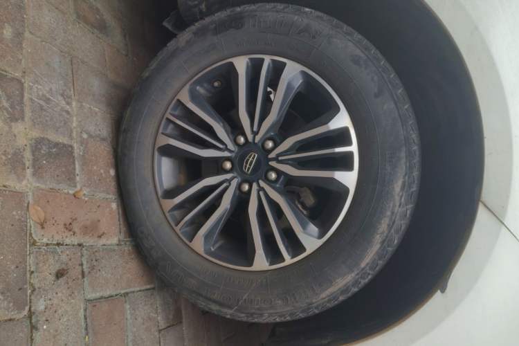 Used Geely Auto Vision X6 2016 1.3T CVT Flagship Model Right Front Wheel Hub