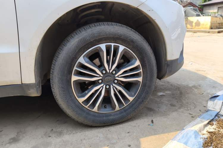 Used Geely Auto Vision X6 2016 1.8L Manual Luxury Model Right Front Wheel Hub