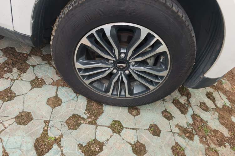 Used Geely Auto Vision X6 2016 1.3T CVT Flagship Model Right Front Wheel Hub